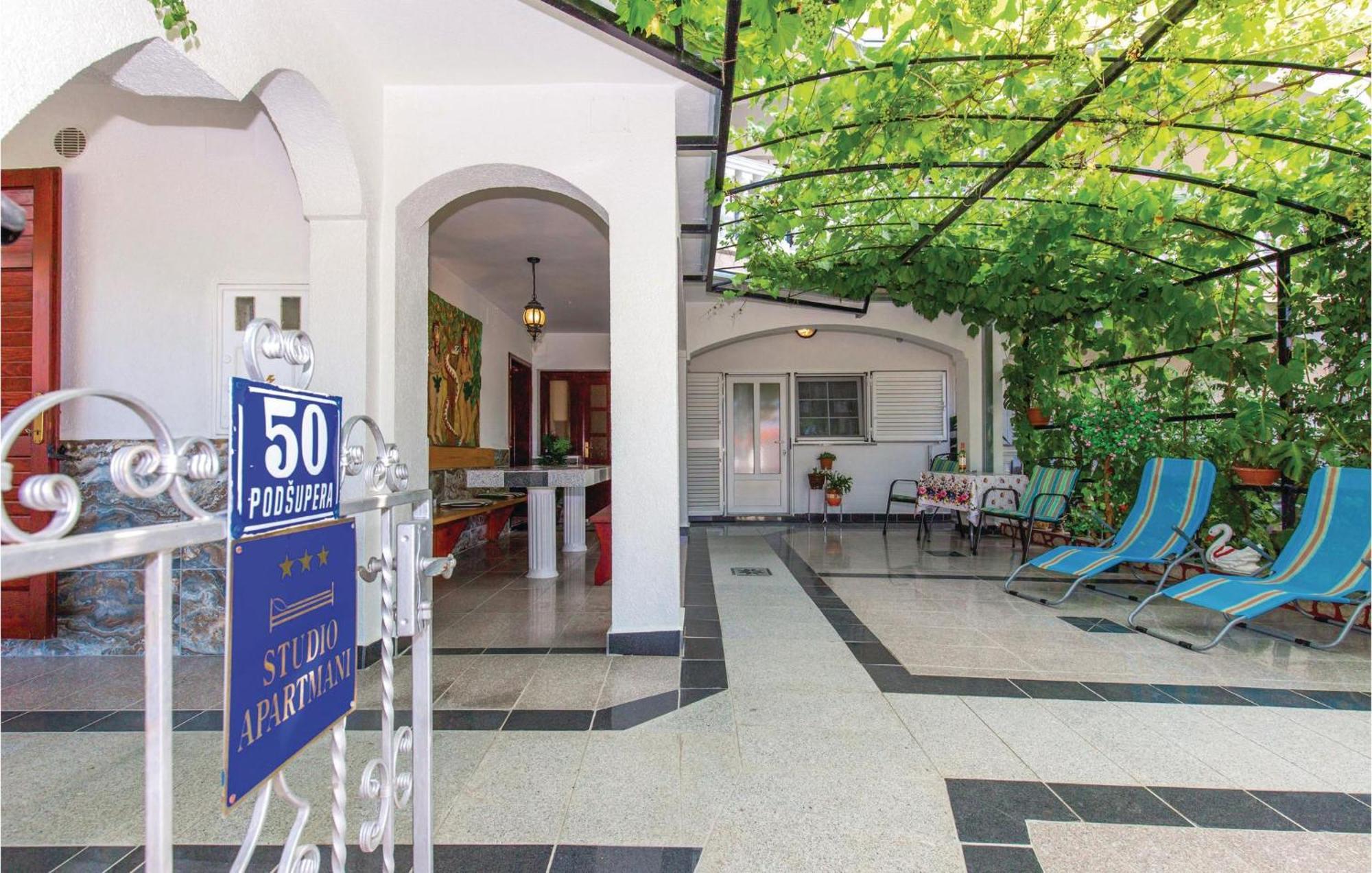 Stunning Apartment In Crikvenica With Wifi Ngoại thất bức ảnh